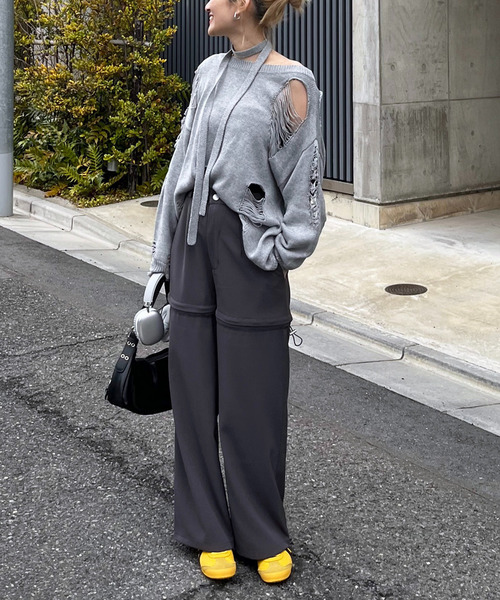 SPIRALGIRL（スパイラルガール）の「スカーフ付きダメージオーバーニット（ニット/セーター・レディース・ホワイト/ブラウン/グレー/ピンク・FREE）」の10枚目の写真