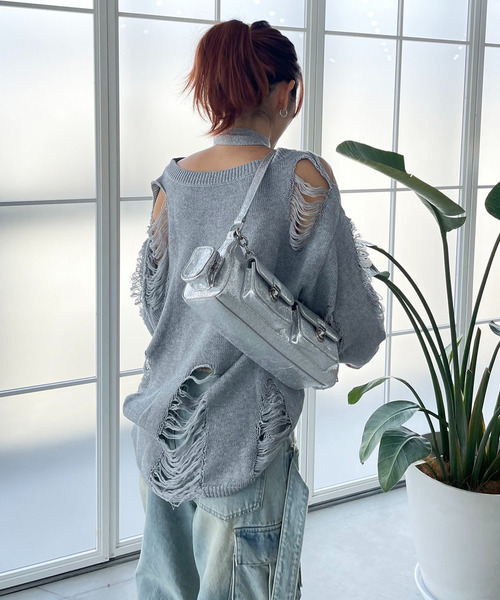 SPIRALGIRL（スパイラルガール）の「スカーフ付きダメージオーバーニット（ニット/セーター・レディース・ホワイト/ブラウン/グレー/ピンク・FREE）」の11枚目の写真