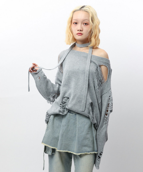 SPIRALGIRL（スパイラルガール）の「スカーフ付きダメージオーバーニット（ニット/セーター・レディース・ホワイト/ブラウン/グレー/ピンク・FREE）」の17枚目の写真