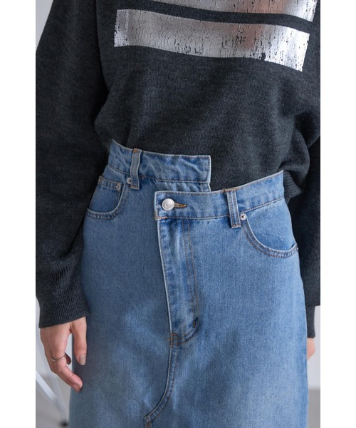 &. NOSTALGIA（アンドドットノスタルジア）の「ウエストアシメデニムスカート（デニムスカート・レディース・ライトブルー・M）」の3枚目の写真