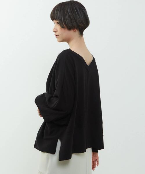 SOFFITTO(ソフィット)の「【nota della mano sinistra(ノータ デラ マノ シニストラ)】ドルマン2wayニットトップス(ニット/セーター・レディース・マジェンタ/ブラック・FREE)」の12枚目の写真