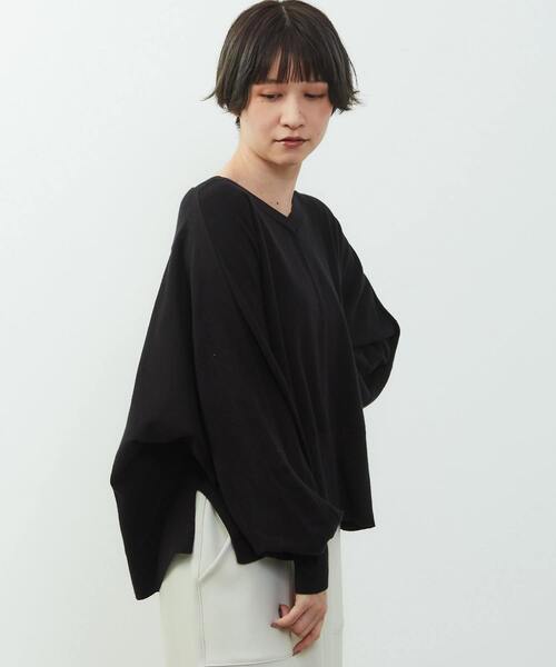 SOFFITTO(ソフィット)の「【nota della mano sinistra(ノータ デラ マノ シニストラ)】ドルマン2wayニットトップス(ニット/セーター・レディース・マジェンタ/ブラック・FREE)」の8枚目の写真