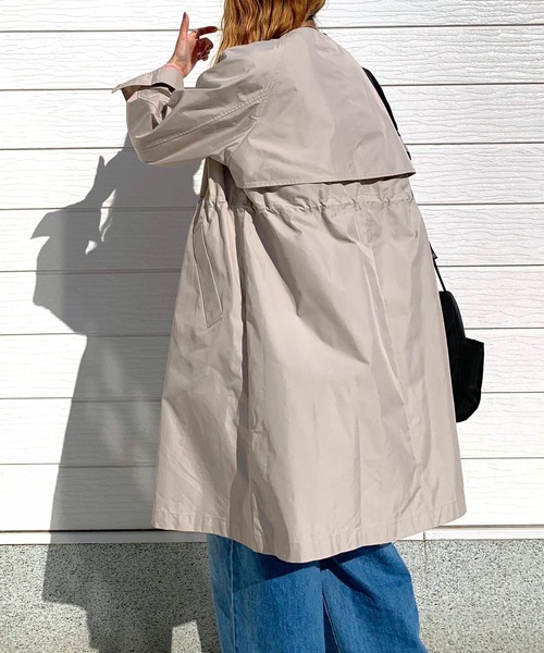 Q（キュー）の「ノーカラードットボタンコート（ノーカラーコート・レディース・オリーブ/グレイッシュベージュ・MEDIUM）」の11枚目の写真