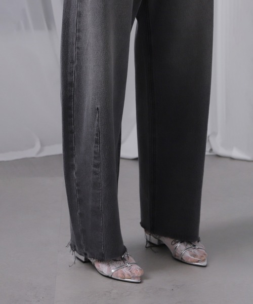 ROSE BUD（ローズバッド）の「カーブデニムパンツ（デニムパンツ・レディース・ブルー/ブラック・S/M）」の8枚目の写真