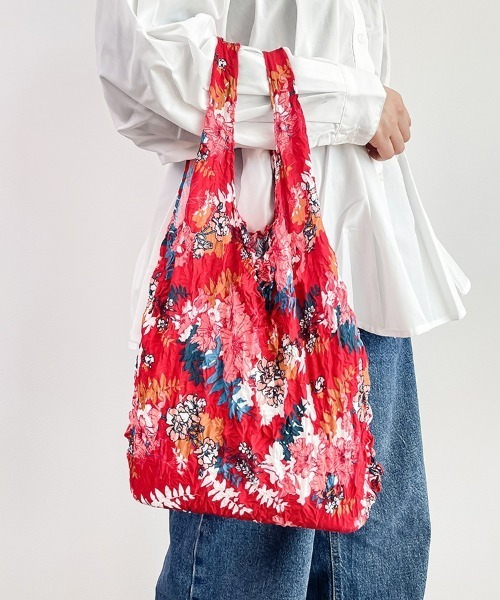 SEU（エスイーユー）の「全10色！花柄シャーリング絞りバッグ エコバッグ（ショルダーバッグ・レディース・ロイヤルブルー/ネイビー/パープル/レッド/ブルー/ローズ/ブラック/チャコール/オレンジ/イエロー・フリー）」の8枚目の写真