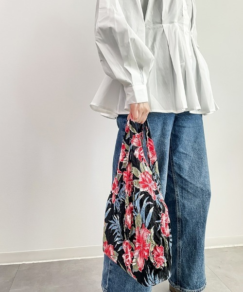 SEU（エスイーユー）の「全10色！花柄シャーリング絞りバッグ エコバッグ（ショルダーバッグ・レディース・ロイヤルブルー/ネイビー/パープル/レッド/ブルー/ローズ/ブラック/チャコール/オレンジ/イエロー・フリー）」の21枚目の写真