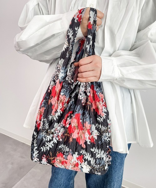 SEU（エスイーユー）の「全10色！花柄シャーリング絞りバッグ エコバッグ（ショルダーバッグ・レディース・ロイヤルブルー/ネイビー/パープル/レッド/ブルー/ローズ/ブラック/チャコール/オレンジ/イエロー・フリー）」の16枚目の写真