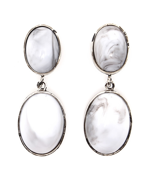 MOUSSY（マウジー）の「OVAL STONE EARRING（イヤリング・レディース・カーキ/ブラック/ホワイト系その他・FREE）」の2枚目の写真