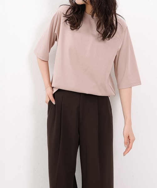 emesuelee（エメスーリー）の「汗じみ防止加工 表撥水 接触冷感 UV CUT クルーネックカットソー（Tシャツ/カットソー・レディース・ブルー/グレー/アイボリー/ブラック/ピンク・フリー）」の5枚目の写真