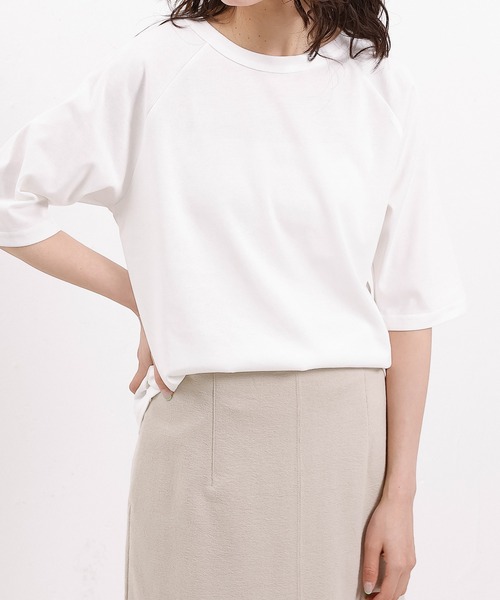 emesuelee（エメスーリー）の「汗じみ防止加工 表撥水 接触冷感 UV CUT クルーネックカットソー（Tシャツ/カットソー・レディース・ブルー/グレー/アイボリー/ブラック/ピンク・フリー）」の2枚目の写真