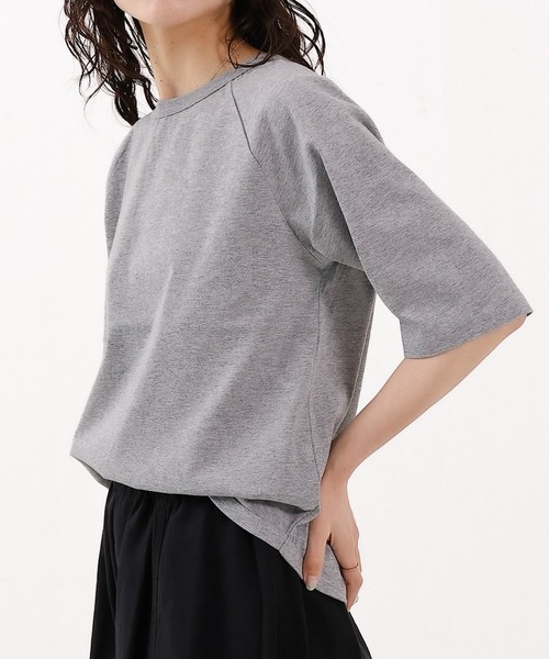 emesuelee（エメスーリー）の「汗じみ防止加工 表撥水 接触冷感 UV CUT クルーネックカットソー（Tシャツ/カットソー・レディース・ブルー/グレー/アイボリー/ブラック/ピンク・フリー）」の19枚目の写真