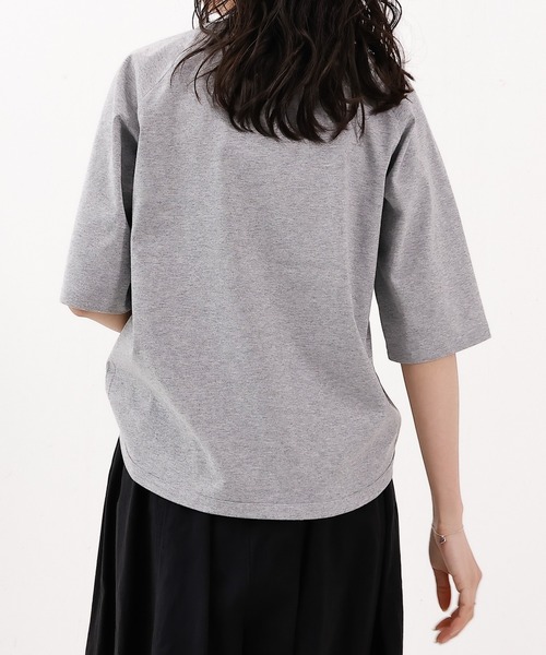 emesuelee（エメスーリー）の「汗じみ防止加工 表撥水 接触冷感 UV CUT クルーネックカットソー（Tシャツ/カットソー・レディース・ブルー/グレー/アイボリー/ブラック/ピンク・フリー）」の20枚目の写真