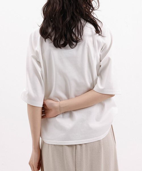 emesuelee（エメスーリー）の「汗じみ防止加工 表撥水 接触冷感 UV CUT クルーネックカットソー（Tシャツ/カットソー・レディース・ブルー/グレー/アイボリー/ブラック/ピンク・フリー）」の13枚目の写真