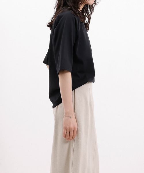 emesuelee（エメスーリー）の「汗じみ防止加工 表撥水 接触冷感 UV CUT クルーネックカットソー（Tシャツ/カットソー・レディース・ブルー/グレー/アイボリー/ブラック/ピンク・フリー）」の16枚目の写真