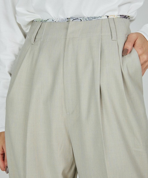 CIEL'AIR(シエルエアー)の「Tuck Pants(スラックス・レディース・ベージュ/ブルー・LARGE/MEDIUM)」の8枚目の写真