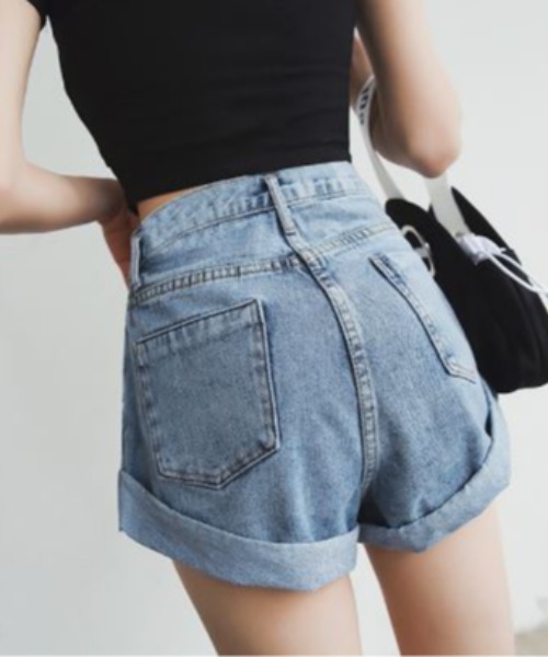 LETee(レティー)の「デニムショートパンツ(デニムパンツ・レディース・ホワイト/ベージュ/ブルー/サックスブルー/ブラック・S/L/M)」の6枚目の写真