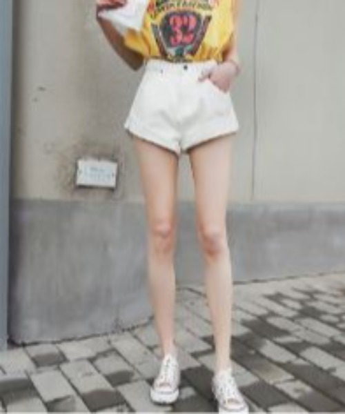 LETee(レティー)の「デニムショートパンツ(デニムパンツ・レディース・ホワイト/ベージュ/ブルー/サックスブルー/ブラック・S/L/M)」の11枚目の写真