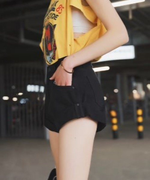 LETee(レティー)の「デニムショートパンツ(デニムパンツ・レディース・ホワイト/ベージュ/ブルー/サックスブルー/ブラック・S/L/M)」の14枚目の写真