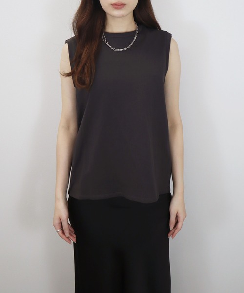 Reurie'(レウリィ)の「バックカットワークショルダータックノースリーブT/back cut work shoulder tuck nosleeve T カットソー 袖なし カジュアル 大人かわいい シンプル デザイン(Tシャツ/カットソー・レディース・チャコールグレー/ホワイト・FREE)」の12枚目の写真