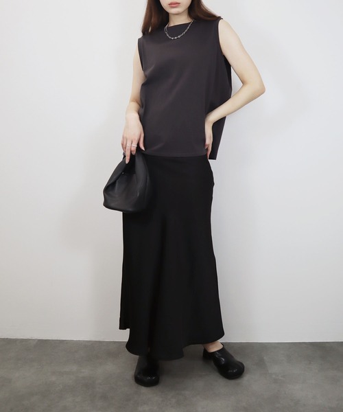 Reurie'(レウリィ)の「バックカットワークショルダータックノースリーブT/back cut work shoulder tuck nosleeve T カットソー 袖なし カジュアル 大人かわいい シンプル デザイン(Tシャツ/カットソー・レディース・チャコールグレー/ホワイト・FREE)」の17枚目の写真