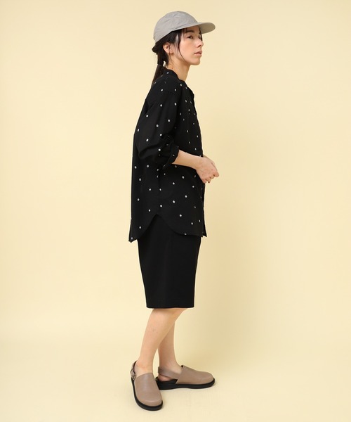 RNA-N（アールエヌエーエヌ）の「B2883 コットンリネンドットベーシックシャツ（シャツ/ブラウス・レディース・ブラック/グリーン/キナリ・FREE）」の13枚目の写真