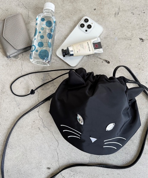 SPRUCE（スプルース）の「EM:パフ猫巾着ショルダーバッグ 軽量117g（ショルダーバッグ・レディース・アイボリー/ブラック/グレー・FREE）」の2枚目の写真