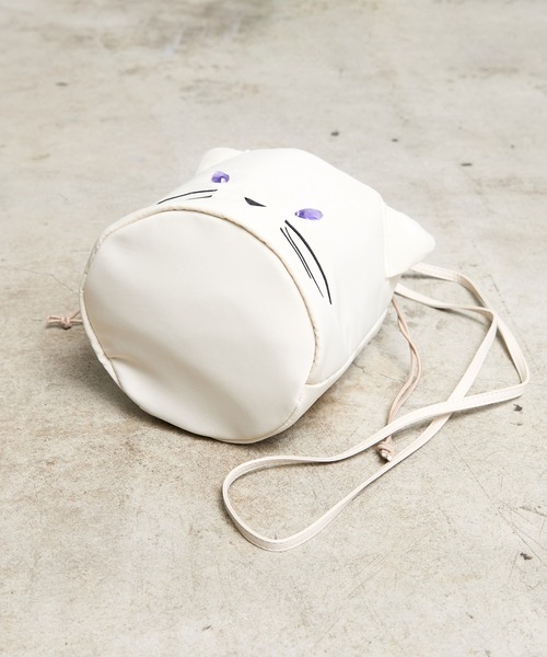 SPRUCE（スプルース）の「EM:パフ猫巾着ショルダーバッグ 軽量117g（ショルダーバッグ・レディース・アイボリー/ブラック/グレー・FREE）」の12枚目の写真