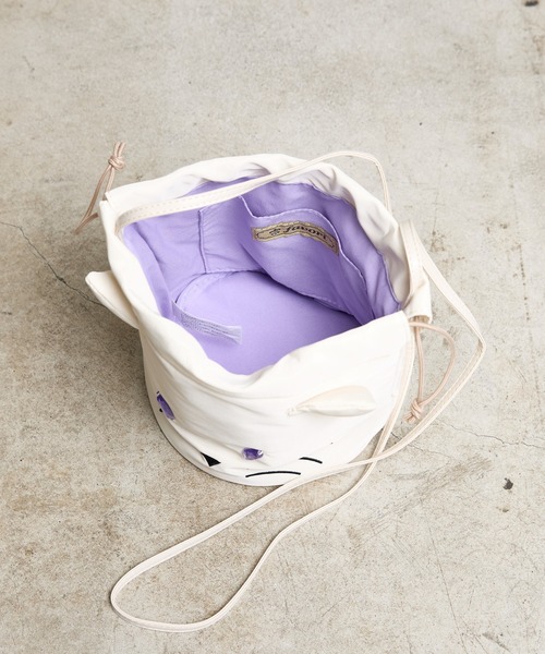 SPRUCE（スプルース）の「EM:パフ猫巾着ショルダーバッグ 軽量117g（ショルダーバッグ・レディース・アイボリー/ブラック/グレー・FREE）」の13枚目の写真