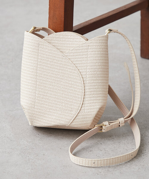 Another Branch olive des olive(アナザーブランチオリーブデオリーブ)の「チューリップショルダーバッグ(ショルダーバッグ・レディース・アイボリー/ピンク/レッド・FREE)」の4枚目の写真