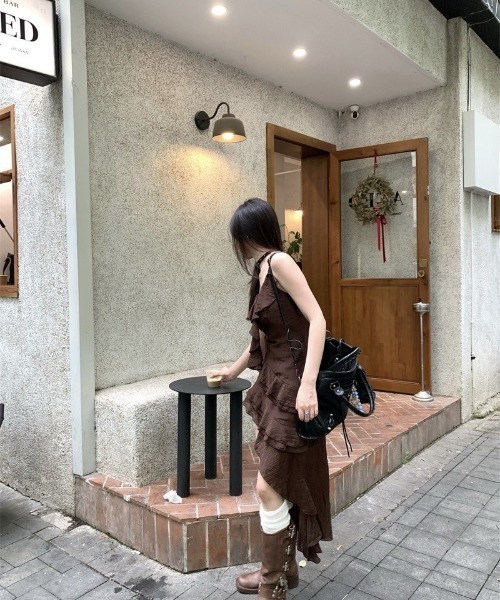 almo(アルモ)の「【LAMPOON】フリルキャミワンピ(ワンピース・レディース・ブラウン・SMALL/MEDIUM)」の6枚目の写真