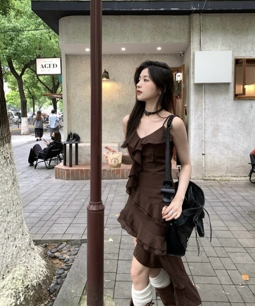 almo(アルモ)の「【LAMPOON】フリルキャミワンピ(ワンピース・レディース・ブラウン・SMALL/MEDIUM)」の5枚目の写真
