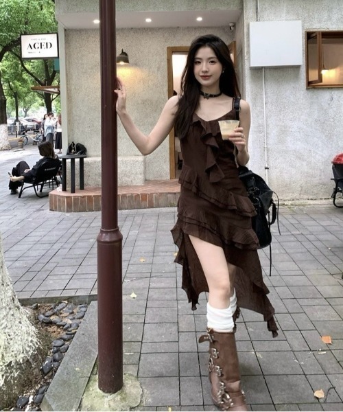 almo(アルモ)の「【LAMPOON】フリルキャミワンピ(ワンピース・レディース・ブラウン・SMALL/MEDIUM)」の3枚目の写真