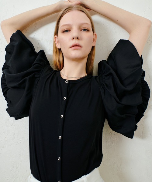 allureville(アルアバイル)の「フライスコンビボリュームスリーブプルオーバー(Tシャツ/カットソー・レディース・オフホワイト/ブラック・2)」の19枚目の写真