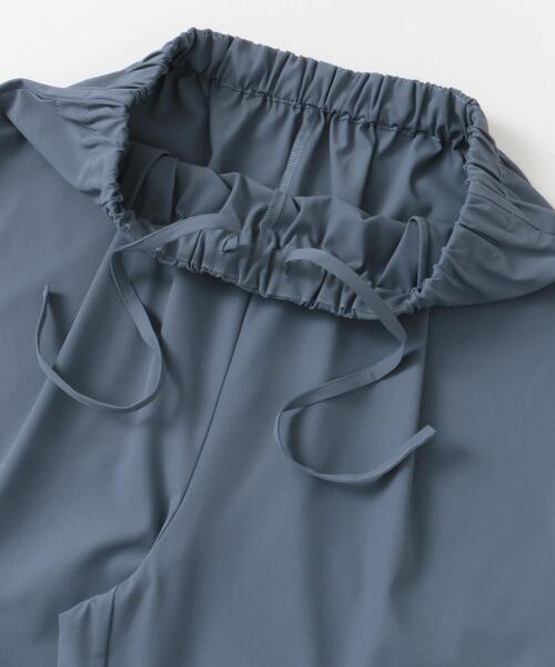 URBAN RESEARCH DOORS（アーバンリサーチドアーズ）の「『仁村紗和さん着用』『UR TECH』サマシェアストレートイージーパンツ（その他パンツ・レディース・チャコールグレー/ブルー・SMALL/MEDIUM）」の14枚目の写真