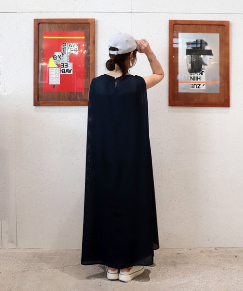 Jines（ジネス）の「【紫外線防止加工】シアーメッシュノースリワンピース（ワンピース・レディース・ネイビー/ベージュ・38）」の13枚目の写真