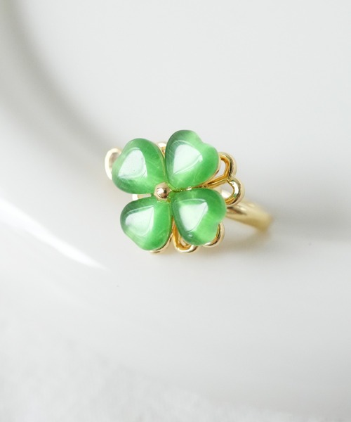 クローバーリング clover🍀 ⁡ ⁡ 透明感あふれるガラスのクローバーリング ⁡ 四つ葉