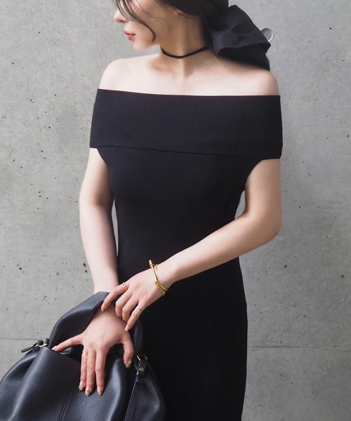 LAULEN(ローレン)の「offshoulder tight long dress /オフショルダー半袖タイトロングワンピース(ワンピース・レディース・ベージュ×ブラック/ブラック・FREE)」の10枚目の写真