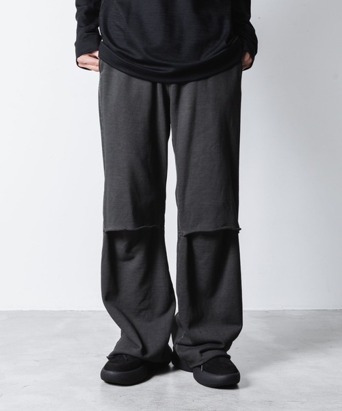 VEIN (ヴェイン)の「ジャンベルカテリー コールドダイド カットオフ バギートラウザーズ / JUMBERCA TERRY COLD DYED CUT OFF BAGGY TROUSERS(スウェットパンツ・メンズ・グレー・1/2)」の2枚目の写真