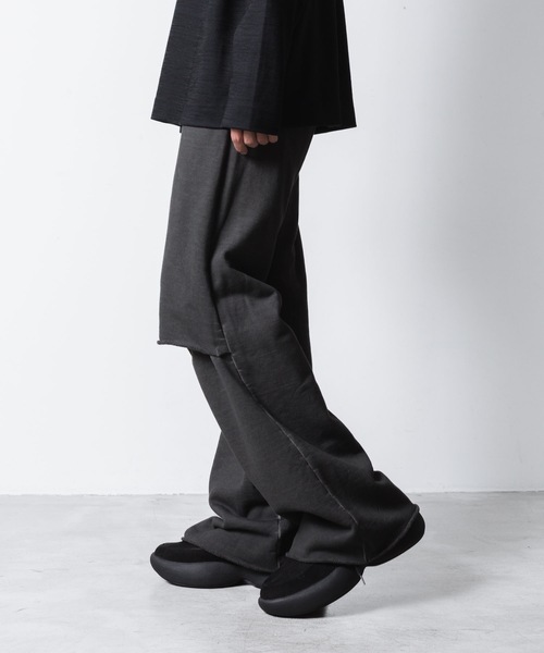 VEIN (ヴェイン)の「ジャンベルカテリー コールドダイド カットオフ バギートラウザーズ / JUMBERCA TERRY COLD DYED CUT OFF BAGGY TROUSERS(スウェットパンツ・メンズ・グレー・1/2)」の5枚目の写真