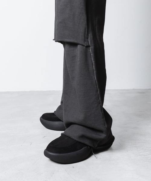 VEIN (ヴェイン)の「ジャンベルカテリー コールドダイド カットオフ バギートラウザーズ / JUMBERCA TERRY COLD DYED CUT OFF BAGGY TROUSERS(スウェットパンツ・メンズ・グレー・1/2)」の11枚目の写真