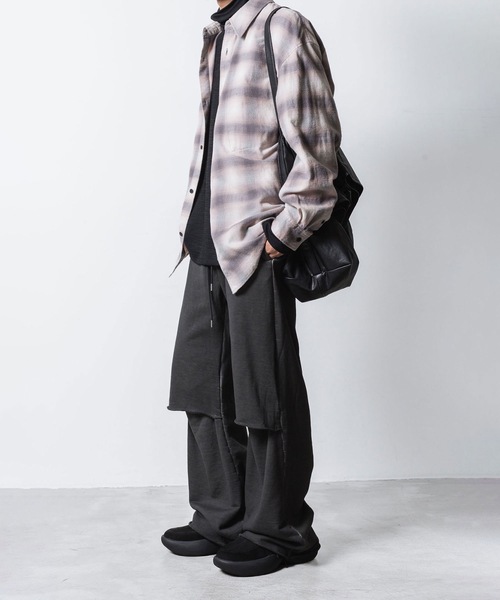 VEIN (ヴェイン)の「ジャンベルカテリー コールドダイド カットオフ バギートラウザーズ / JUMBERCA TERRY COLD DYED CUT OFF BAGGY TROUSERS(スウェットパンツ・メンズ・グレー・1/2)」の13枚目の写真