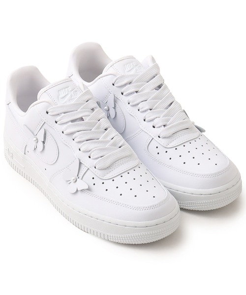 NIKE(ナイキ)の「NIKE W AIR FORCE 1 LO / ナイキ ウィメンズエアフォース 1 LO 【SP】(スニーカー・レディース・ホワイト・23.5cm/24.5cm/23.0cm/24.0cm/25.0cm)」の1枚目の写真
