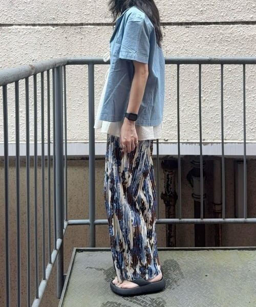 Right-on（ライトオン）の「【店頭で人気】【HONEYSUCKLE ROSE】【ラク＆軽い】プリーツイージーパンツ (サラサラ/軽量/ストレッチ/ウエストゴム)（その他パンツ・レディース・ネイビー/ダークグレー/ホワイト×ネイビー・L/M）」の10枚目の写真