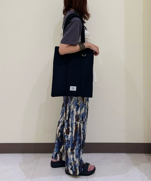 Right-on（ライトオン）の「【店頭で人気】【HONEYSUCKLE ROSE】【ラク＆軽い】プリーツイージーパンツ (サラサラ/軽量/ストレッチ/ウエストゴム)（その他パンツ・レディース・ネイビー/ダークグレー/ホワイト×ネイビー・L/M）」の19枚目の写真