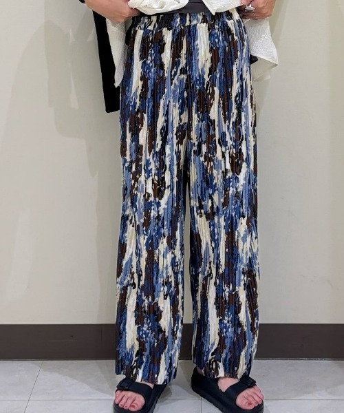 Right-on（ライトオン）の「【店頭で人気】【HONEYSUCKLE ROSE】【ラク＆軽い】プリーツイージーパンツ (サラサラ/軽量/ストレッチ/ウエストゴム)（その他パンツ・レディース・ネイビー/ダークグレー/ホワイト×ネイビー・L/M）」の21枚目の写真