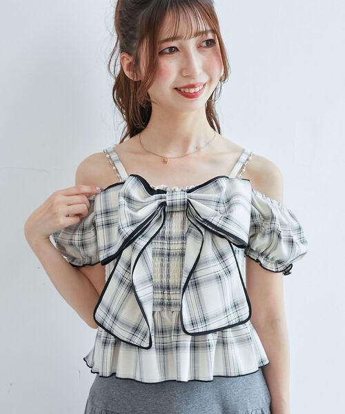 MAJESTIC LEGON（マジェスティックレゴン）の「チェーン付きビッグリボンブラウス（シャツ/ブラウス・レディース・オフホワイト/ホワイト系その他2/ブラック系その他/ブラック/アイボリー・MEDIUM）」の7枚目の写真