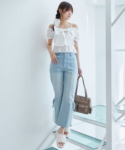 MAJESTIC LEGON（マジェスティックレゴン）の「チェーン付きビッグリボンブラウス（シャツ/ブラウス・レディース・オフホワイト/ホワイト系その他2/ブラック系その他/ブラック/アイボリー・MEDIUM）」の13枚目の写真