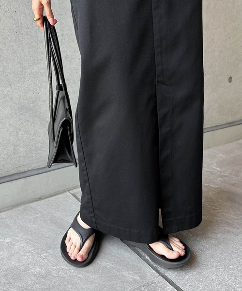 andme(アンドミー)の「前スリットチノロングタイトスカート(スカート・レディース・ベージュ/ブラック・M/L)」の6枚目の写真