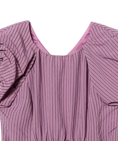 Ray BEAMS(レイビームス)の「ストライプ フレンチパフ スリーブ ワンピース(ワンピース・レディース・バイオレット/ブラック・0/1)」の9枚目の写真