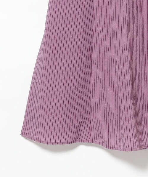 Ray BEAMS(レイビームス)の「ストライプ フレンチパフ スリーブ ワンピース(ワンピース・レディース・バイオレット/ブラック・0/1)」の7枚目の写真